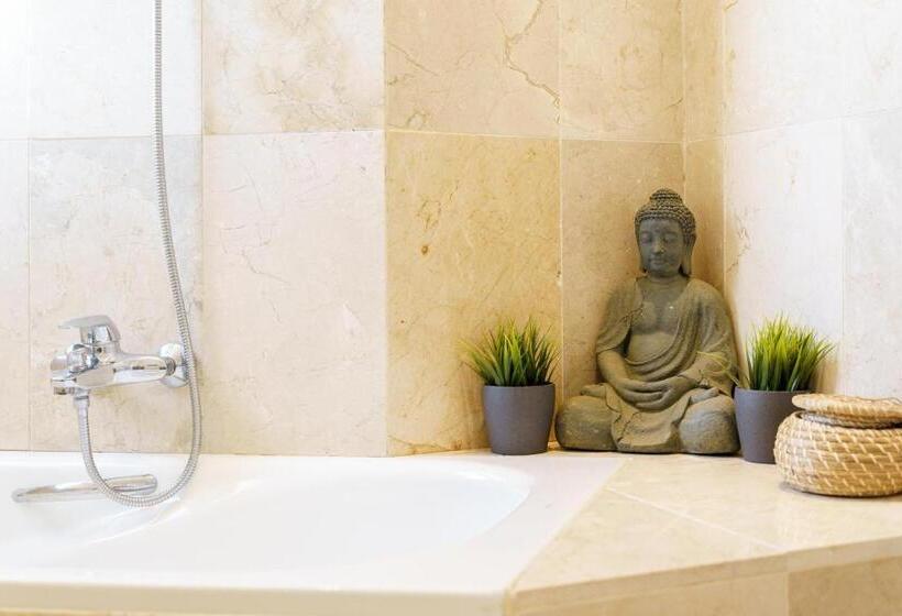 Lovely Apartment With Seaview