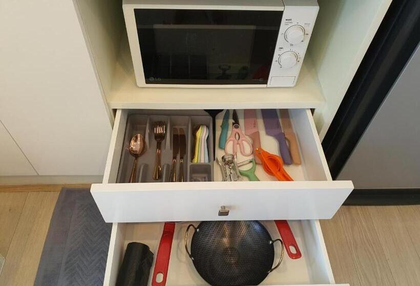 Lux In Love With Wifi N Toproof Pool @ Wonnapa Bangsaen