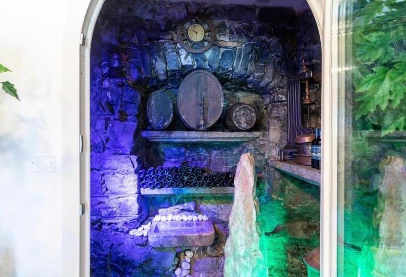 Luxury Lakefront Property