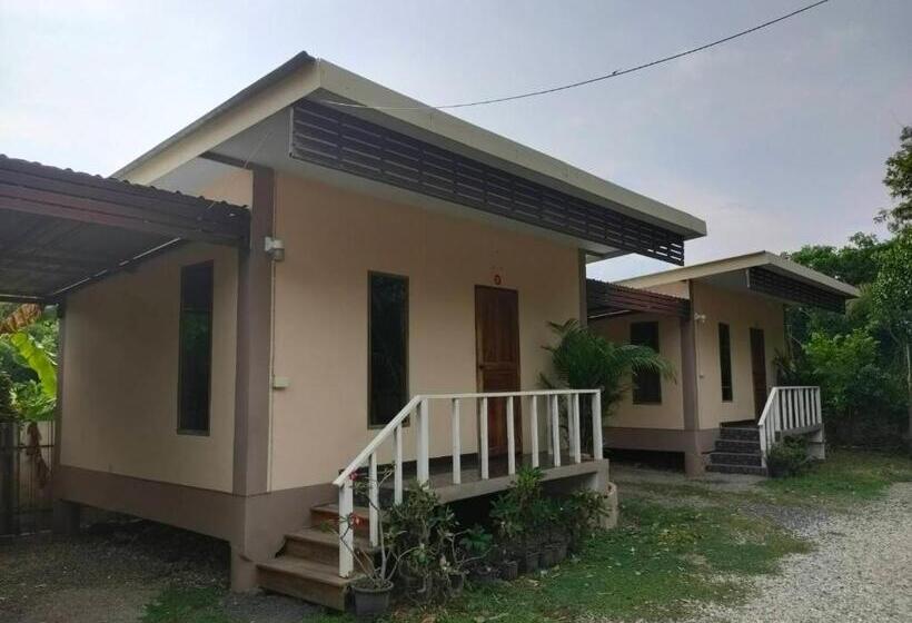 Pension (Hôtel basse catégorie) บ้านเสริมสุข รีสอร์ท หล่มสัก