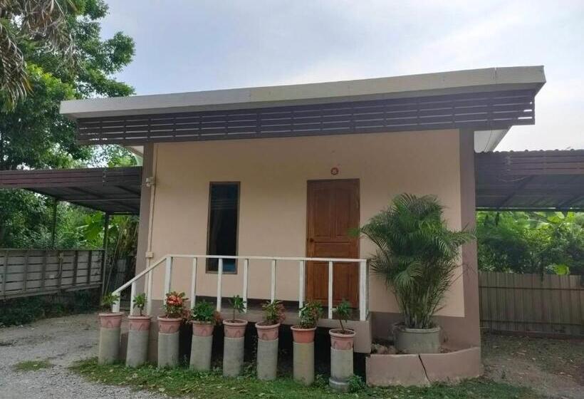 Pension (Hôtel basse catégorie) บ้านเสริมสุข รีสอร์ท หล่มสัก