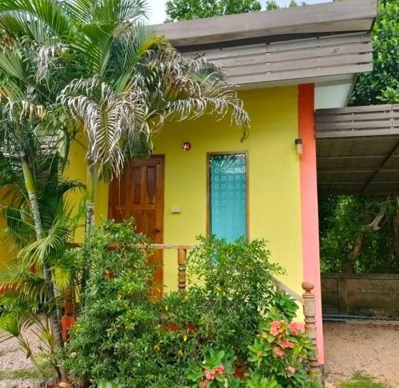 Pension (Hôtel basse catégorie) บ้านเสริมสุข รีสอร์ท หล่มสัก