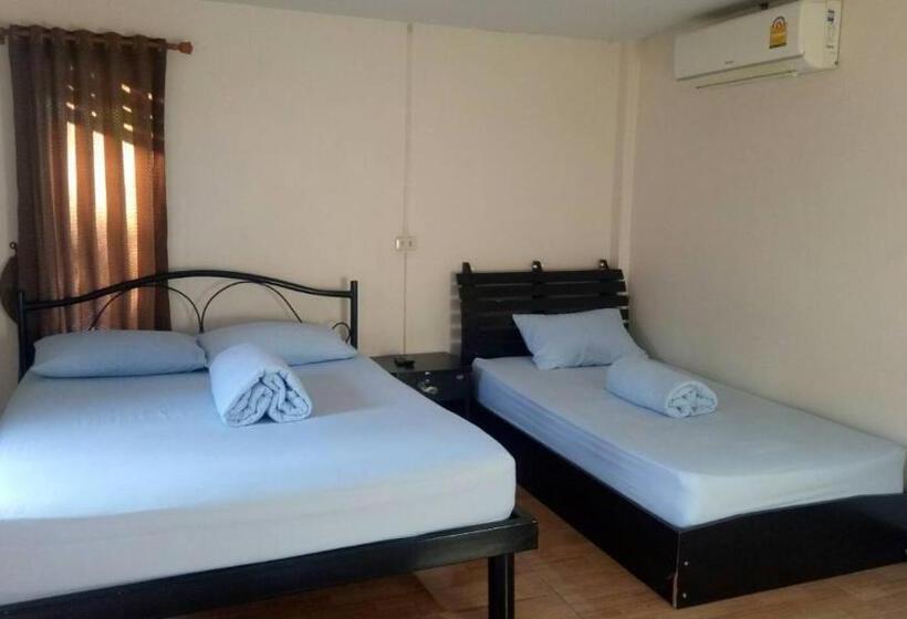 Pension (Hôtel basse catégorie) บ้านเสริมสุข รีสอร์ท หล่มสัก