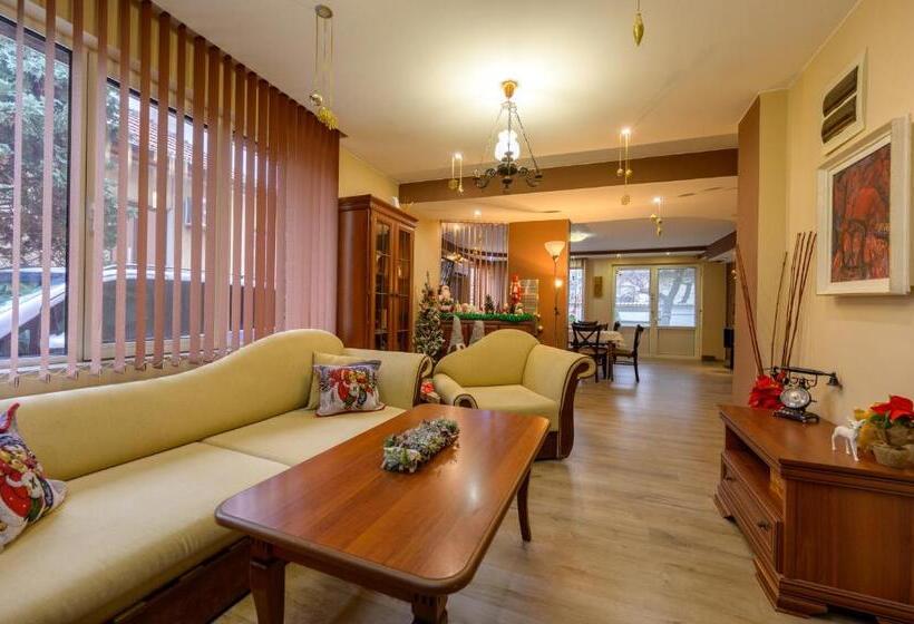 پانسیون ахат  къща за гости