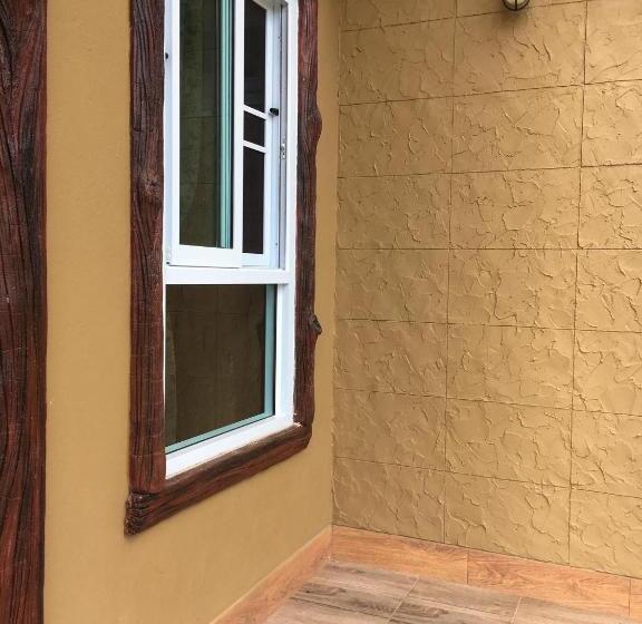 بنسيون นพรัตน์การ์เด้นฮิลล์