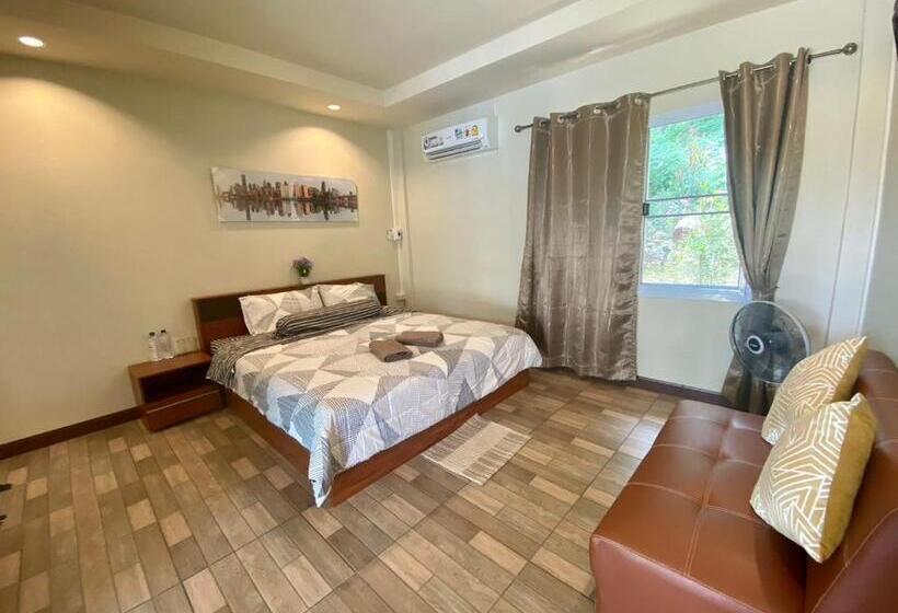 بنسيون นพรัตน์การ์เด้นฮิลล์