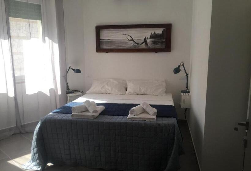 Пансион Aquamarina Rooms