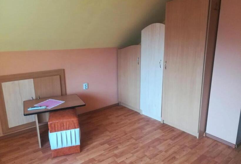 פנסיון Casa Cozorici