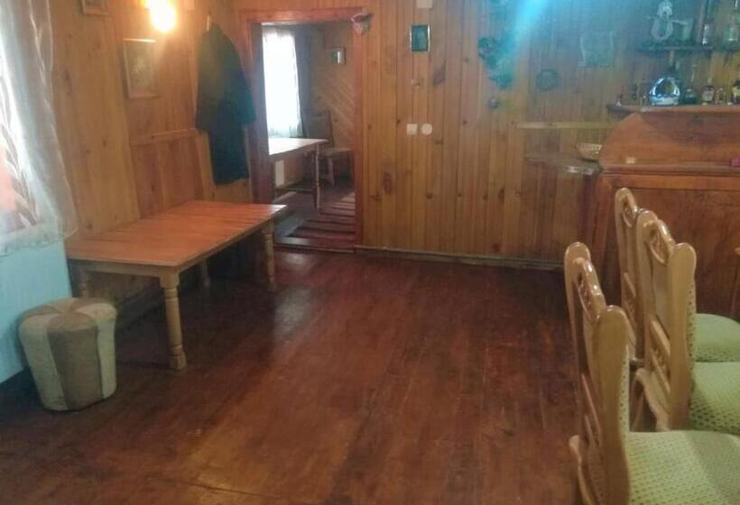 פנסיון Casa Cozorici