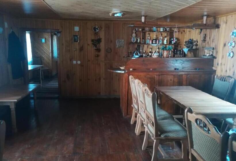 פנסיון Casa Cozorici