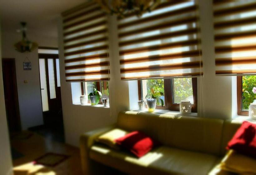 פנסיון Casa Smeilor Horezu