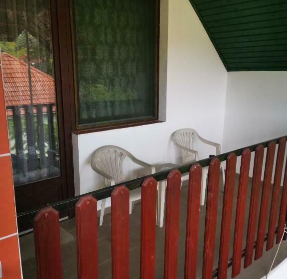 بنسيون Két Diófa Vendégház