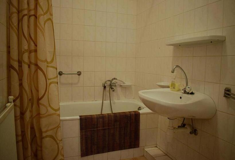 بنسيون Két Diófa Vendégház