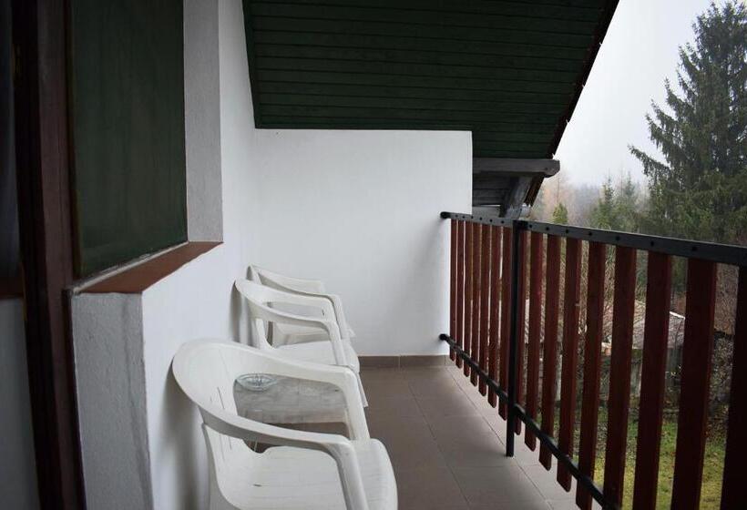 بنسيون Két Diófa Vendégház