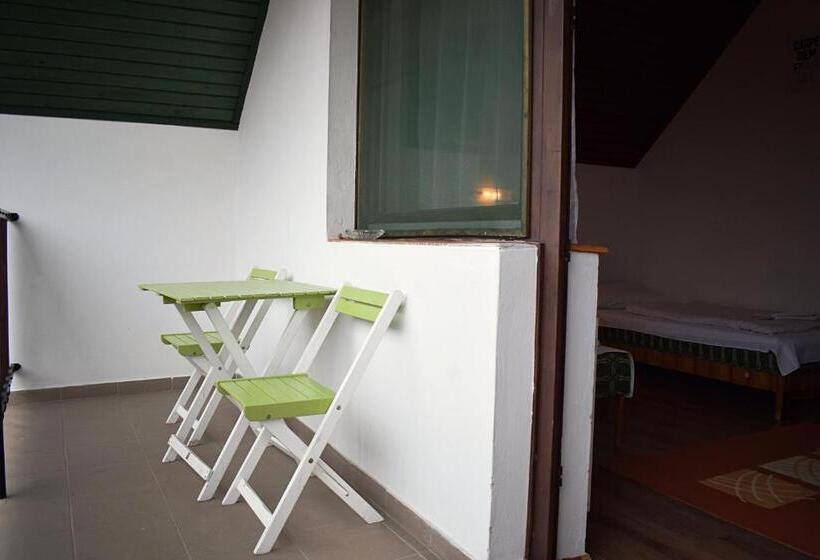 بنسيون Két Diófa Vendégház