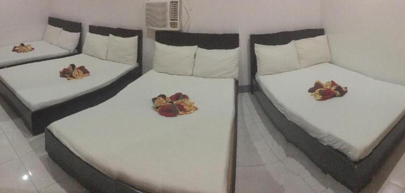 پانسیون Paguia’s Cottages