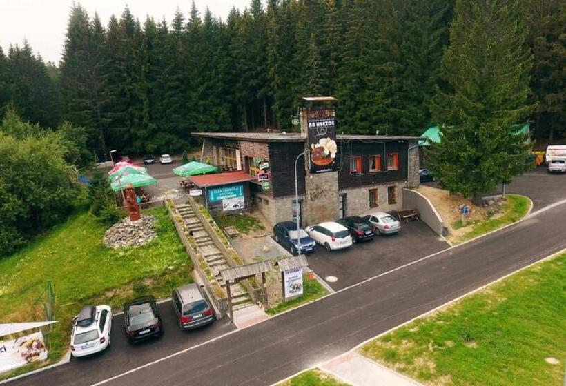 بنسيون Penzion A Restaurace Na Hvězdě