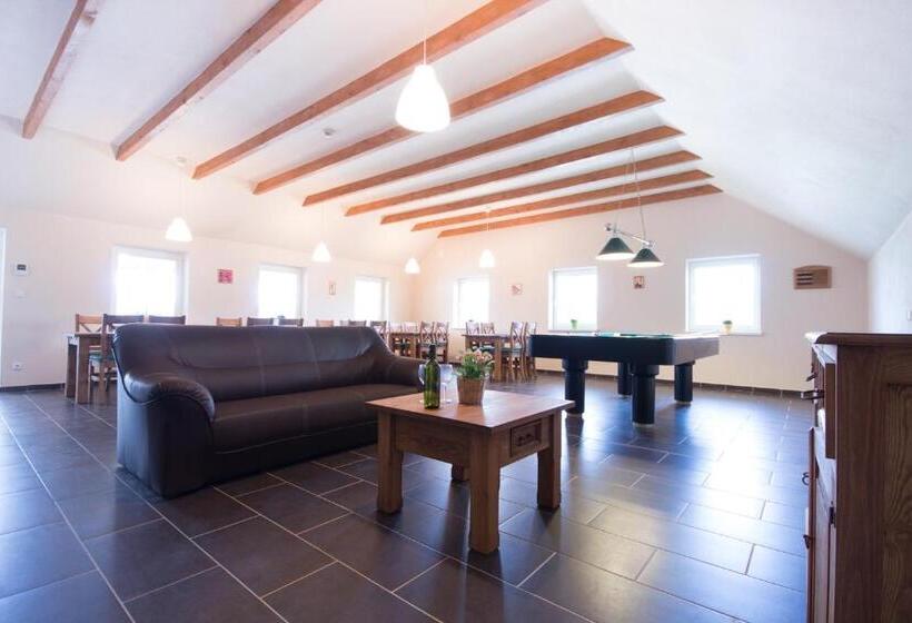 פנסיון Penzion A Vinařství Lelíkovi