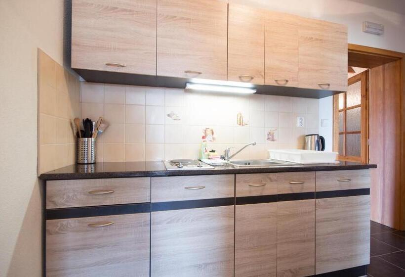 פנסיון Penzion A Vinařství Lelíkovi