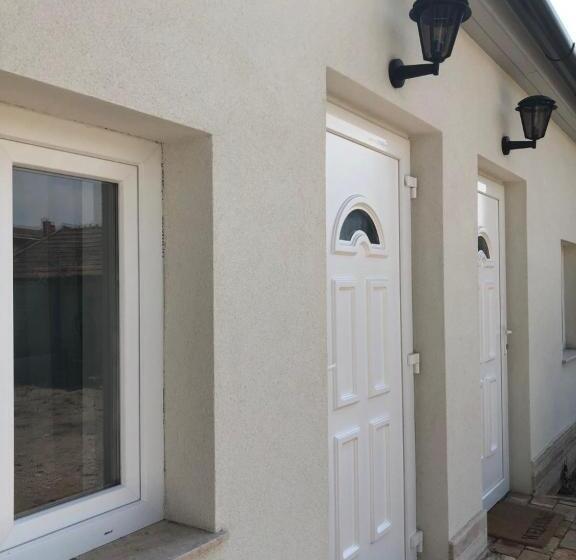 بنسيون Petőfi Vendégház