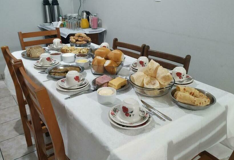 بنسيون Pérola Suítes   Penha