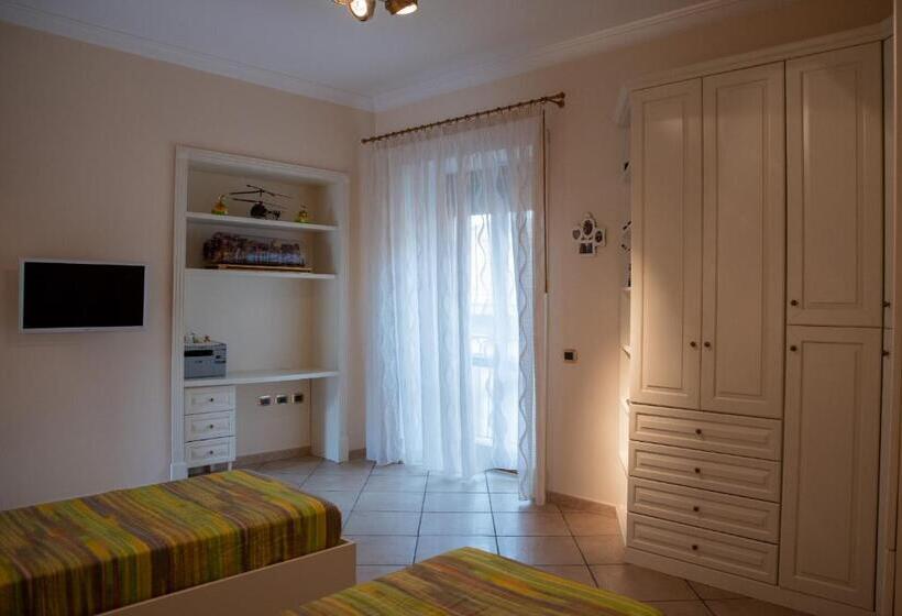 פנסיון Solimena House