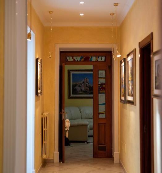 פנסיון Solimena House