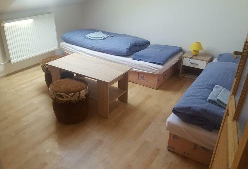 ペンション Ubytovanie Aďka