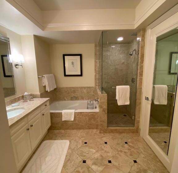 Private Condo Hotel At Four Seasons Brickell