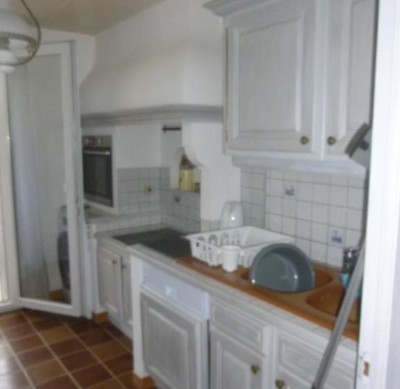 Sanary   Zone Piétonne   Clim   2 Chambres 4 à 6 Personnes   Wifi