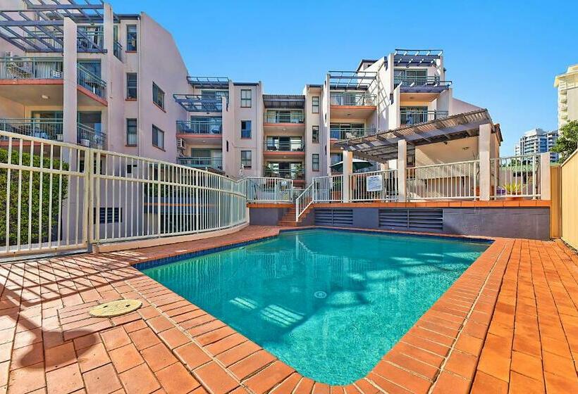 Santa Fe By The Broadwater