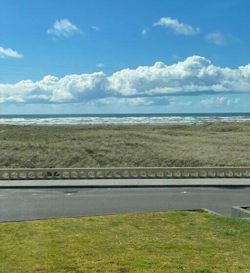Seaside Beach Front House On The Promenade