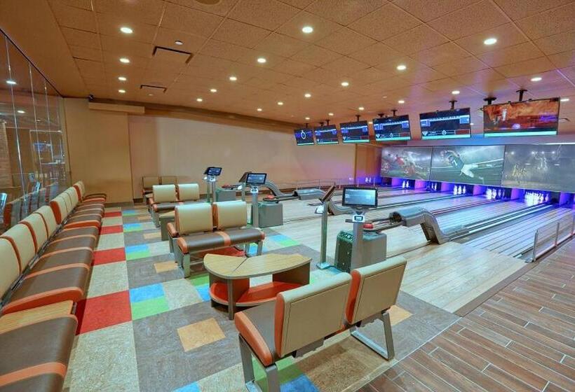 Stunning Condo Near Universal Studios