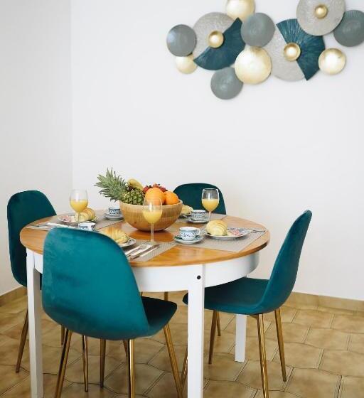 Sweet & Sunny Flat Ace Location