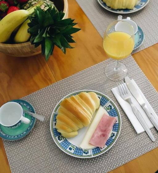 Sweet & Sunny Flat Ace Location