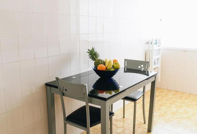 Sweet & Sunny Flat Ace Location