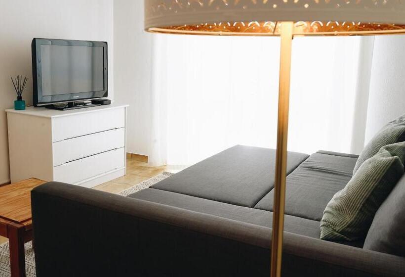 Sweet & Sunny Flat Ace Location