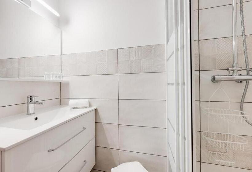 The Bells   Charming T2 Near The Lake