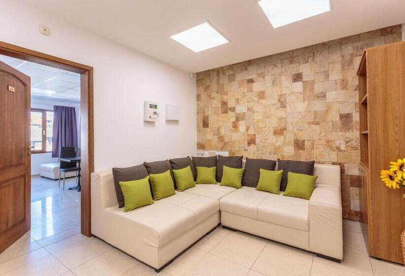 ユースホステル стаи за гости хан крум