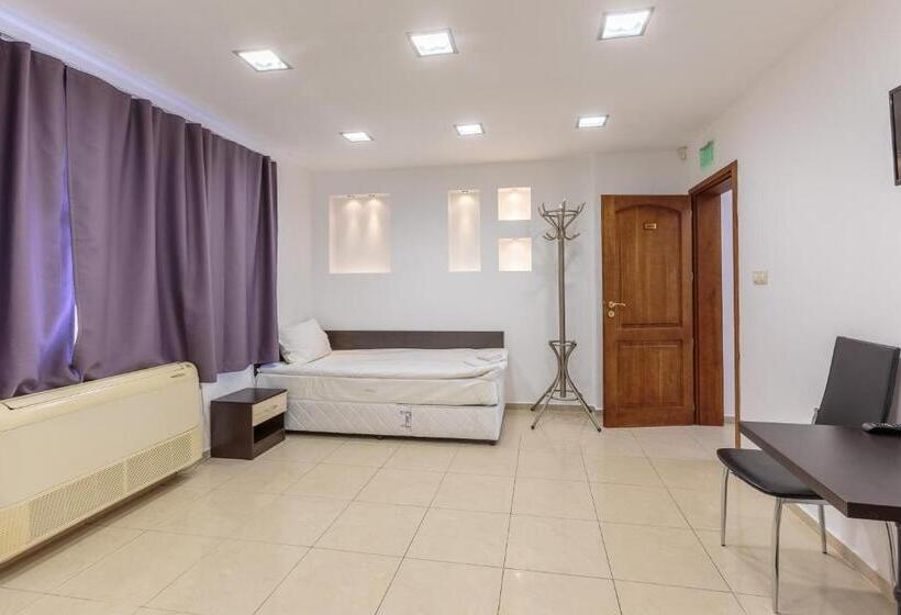 ユースホステル стаи за гости хан крум