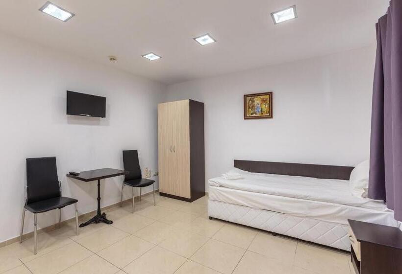 ユースホステル стаи за гости хан крум