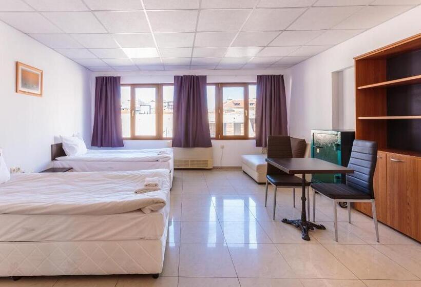 ユースホステル стаи за гости хан крум