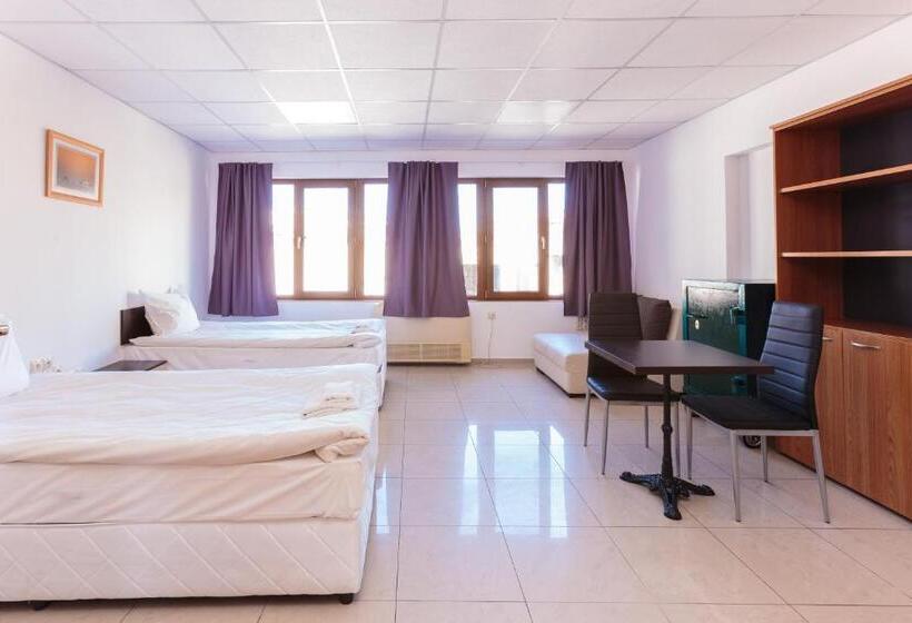 ユースホステル стаи за гости хан крум