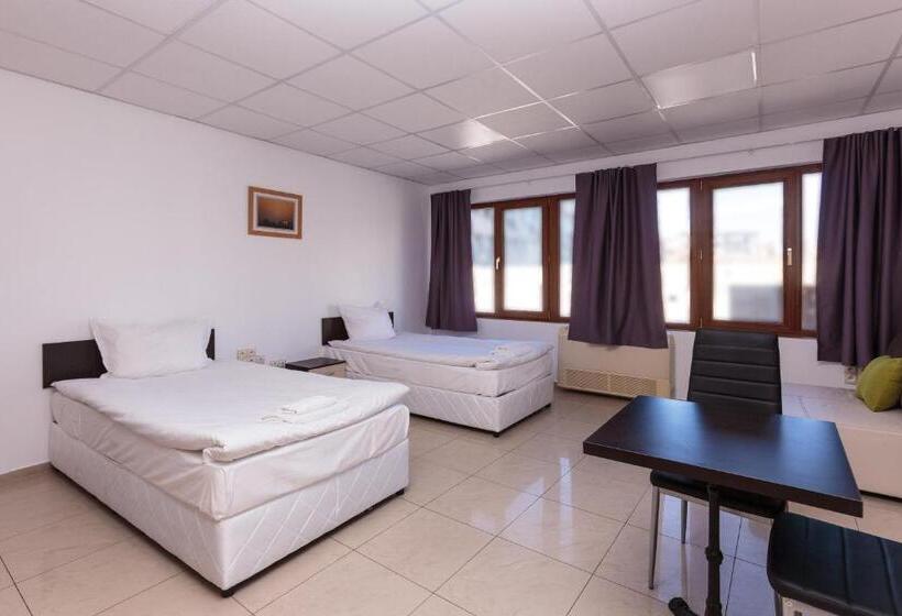 ユースホステル стаи за гости хан крум