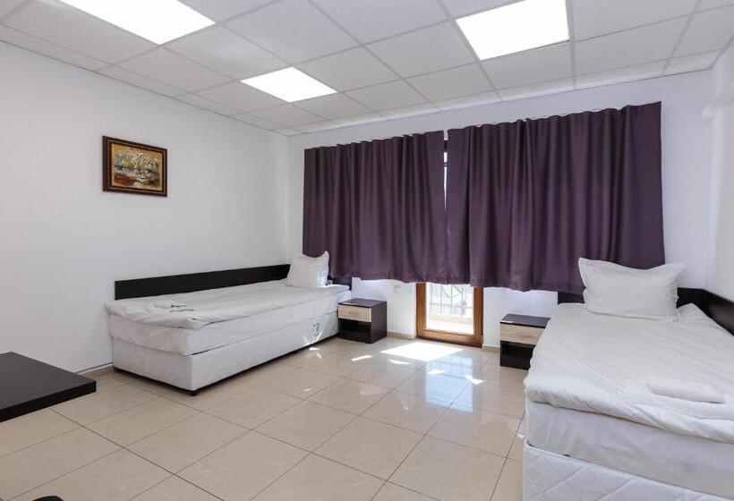 ユースホステル стаи за гости хан крум