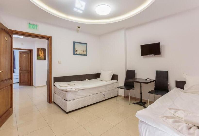 ユースホステル стаи за гости хан крум