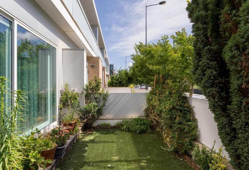 Joivy Sleek House Balcony & 2 Terraces In Porto