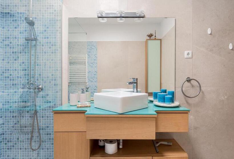 Joivy Sleek House Balcony & 2 Terraces In Porto