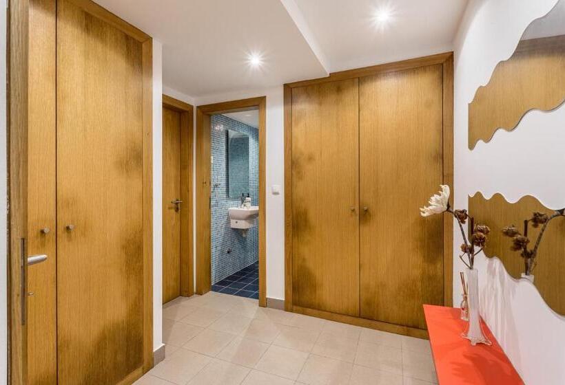 Joivy Sleek House Balcony & 2 Terraces In Porto