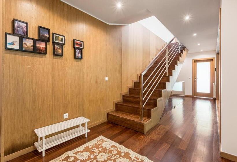 Joivy Sleek House Balcony & 2 Terraces In Porto